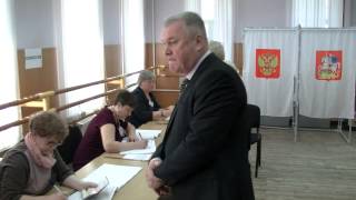 Проголосовал Петр ЛАЗАРЕВ с супругой