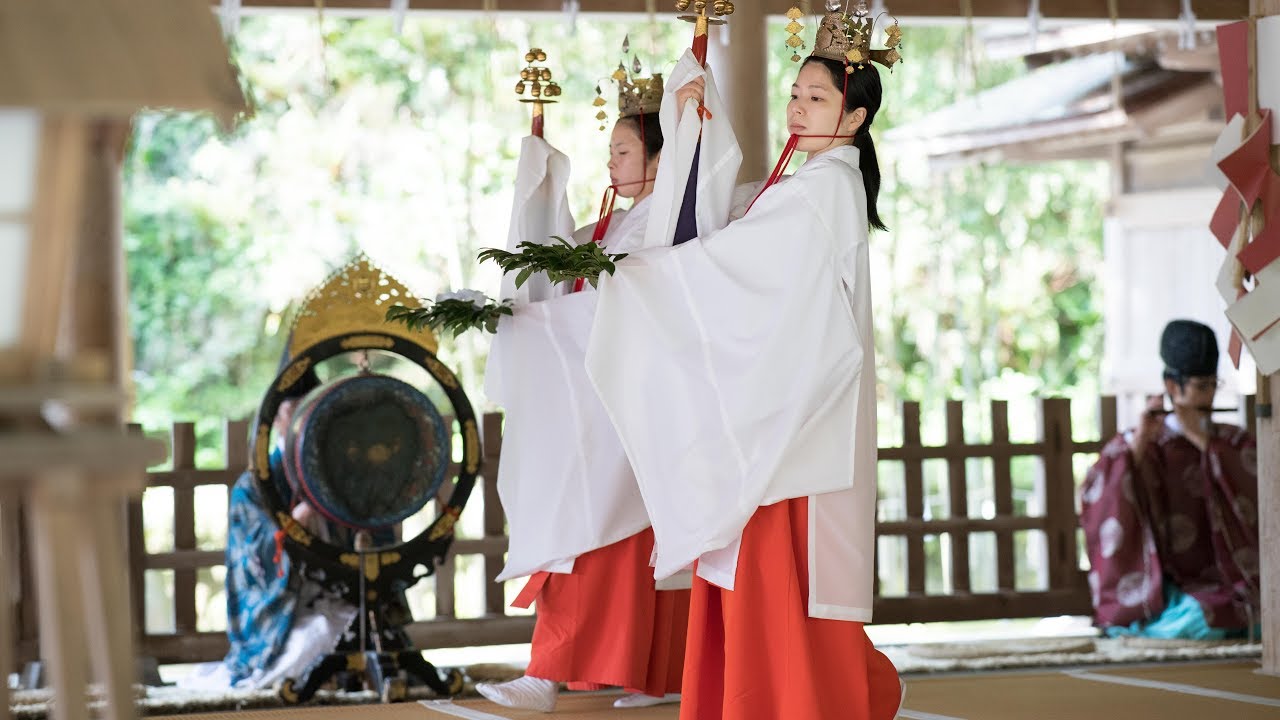 【巫女舞】美保神社「真ノ舞」朝御饍祭　Sacred Miko Dance “Shin-no-Mai” at Miho Shrine – Daily Morning Ritual in Japan