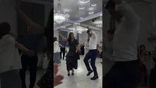 Как же танцует #ловзар #свадьба #лезгинка #кавказ #танец #дагестан #чечня #lezginka #dance #kavkaz