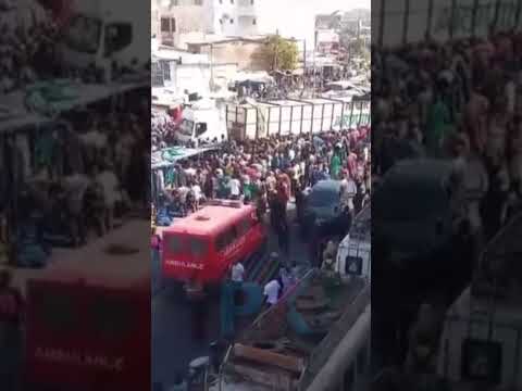 🛑😱😱Un camion fou perd le contrôle en plein marché Colobane, des morts annoncés