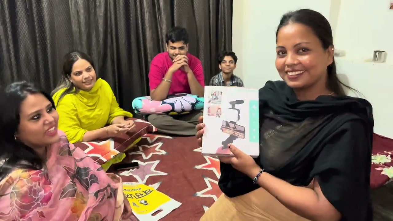 Aaj hum gye Kiran d ki mummy ka pta lene or Mahi d ne Diya 🎁 gift