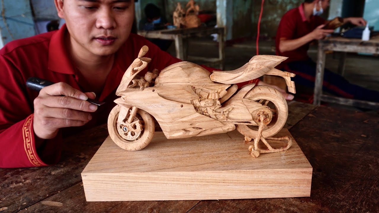 Ducati Wood Carving - ingenious Woodworking Skill & Insane Chainsaw ...