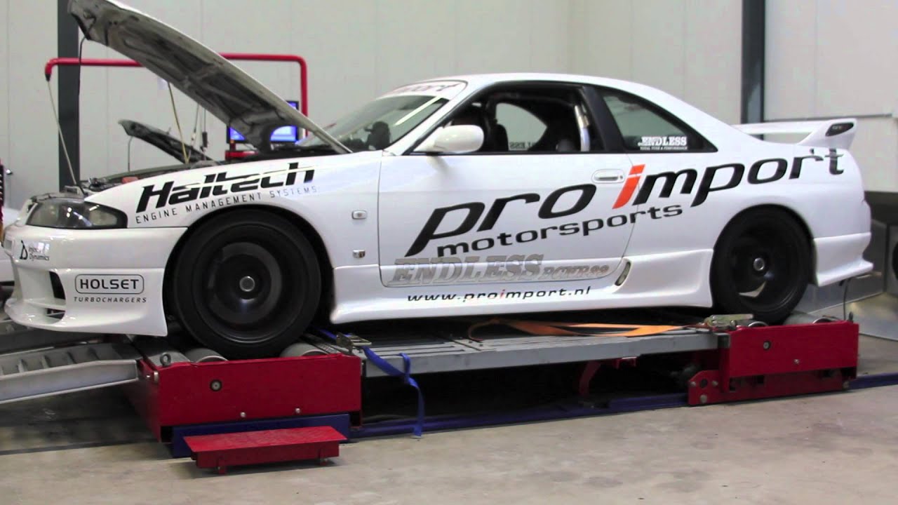 Predators R33 GTR 631 PS @ 1.45Bar on pump fuel RON98 - YouTube