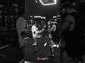 Lezione di kickboxing con Elisabetta Canalis: focus e precisione ⚡️