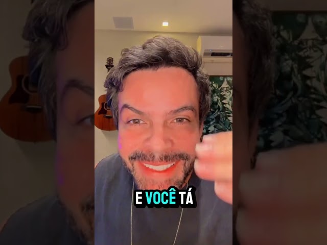 Mais um CANTE ERRADO COMIGO no ar!🎤🙈😂Nessa música a galera exagerou…