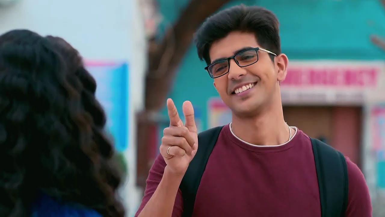 Puber Moyna - ময়না আর রোদ্দুরের মাঝের দূরত্ব কি মিটবে?