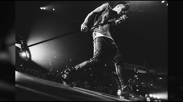 Justin Bieber - Die In Your Arms (Lyrics) Live