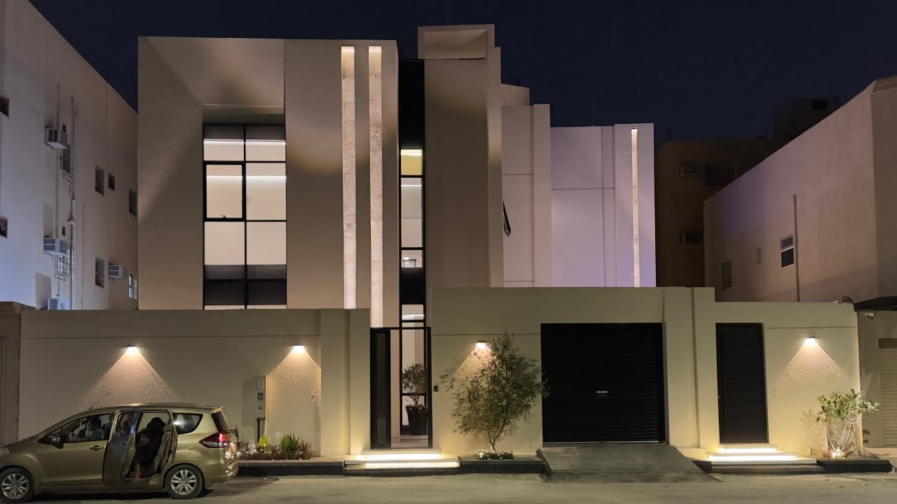 للبيع فيلا مودرن  بالعزيزية الاحساء مساحه 400 متر مودرن لتواصل0568575365