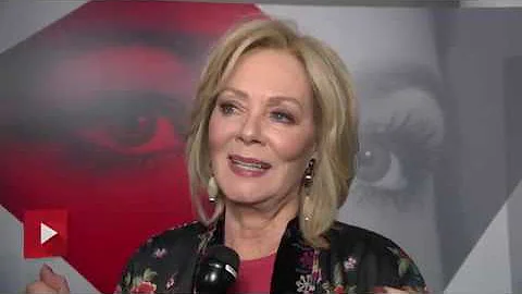 Jean Smart talks about A Simple Favor from the Red Carpet.