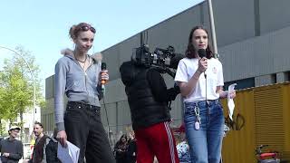 Protest Berlin Fridays-for-Future Schülerinnen über Ministerin Reiche CDU 24 04 2026