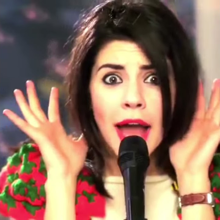 You Look Just Like Shakira Vine - YouTube
