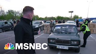 Mariupol Evacuation: Some Civilians In Cars With White Flags Signaling 'Don't Shoot' screenshot 3