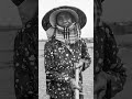 Tôi gặp bà Liên trên cánh đồng muối Kỳ Hà, Kỳ Anh. #film #nikonfm2n #ilfordpan400 #hc110