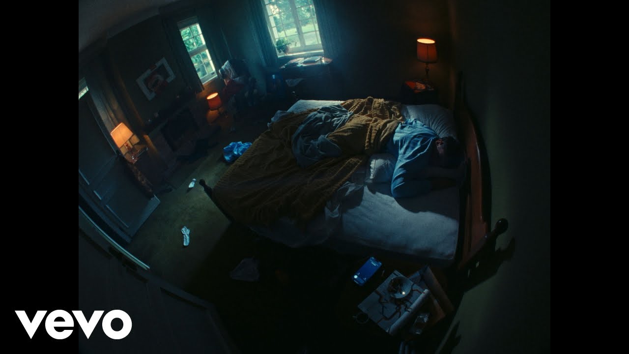 Olly, Juli - Devastante (Visual Video) Olly, Juli - Devastante (Visual Video)