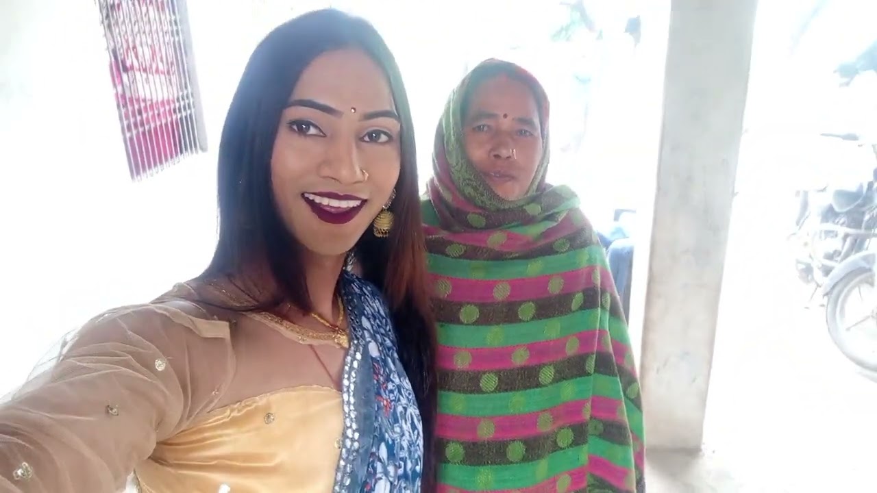 खुशबू रानी से मिलने आया एक लड़का दिल्ली से