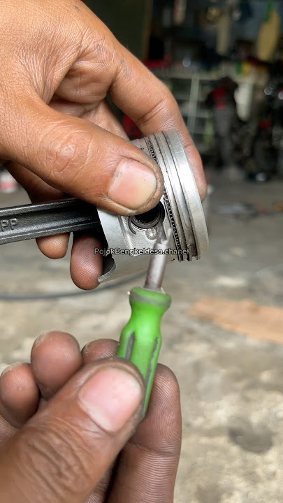 Cara mudah memasang klip/spi pengunci pen piston.π #otomotif #shorts