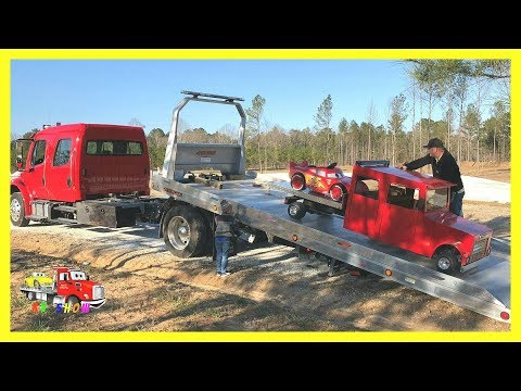 Rollback Hauling The Broke Down Mini Rollback with Powered Ride On Lightning McQueen Car