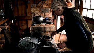 The hard life of a girl in a remote village in Ukraine! Cooking breakfast