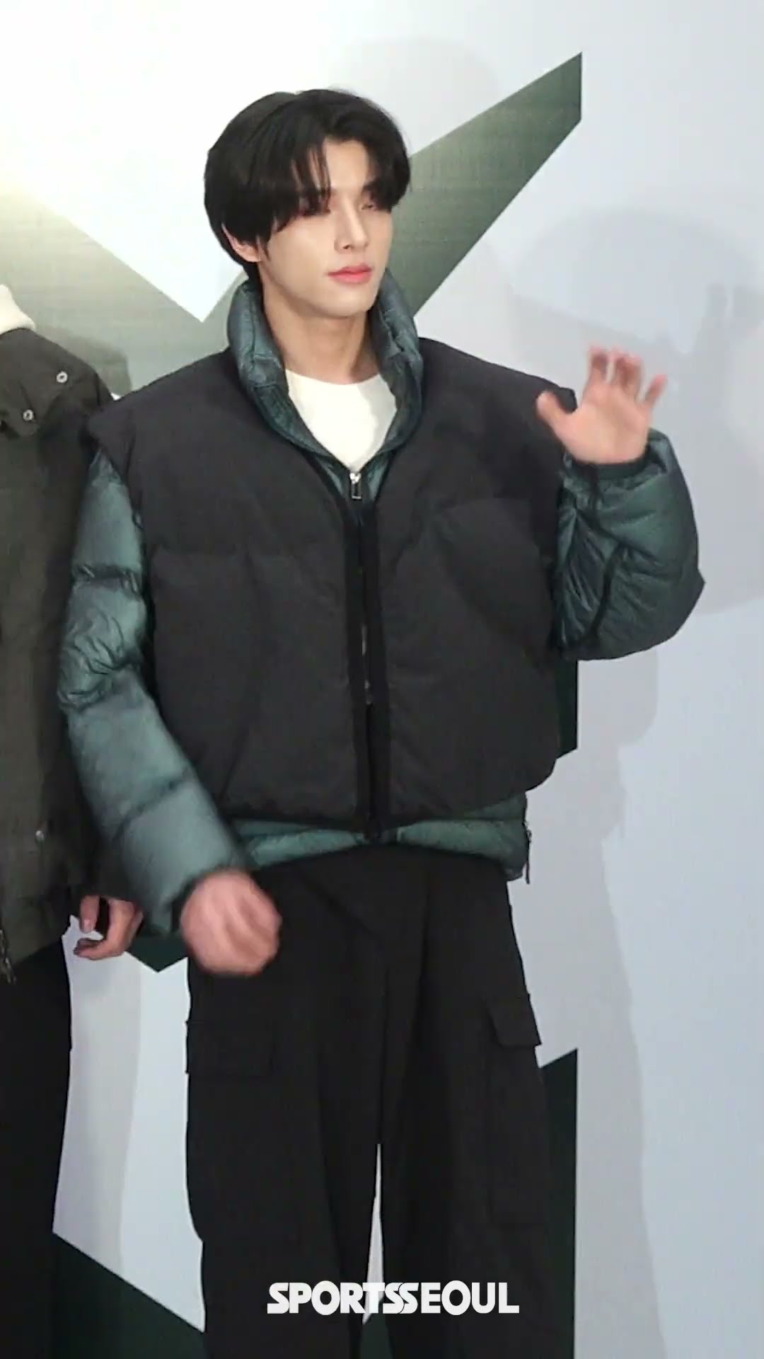 엔하이픈(ENHYPEN) 제이크, '엔진' 향해 하트를