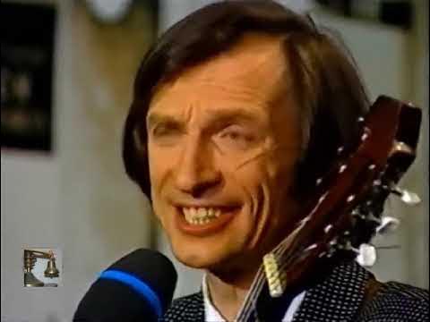 песни на дворе стоял рождественский мороз. физминутка зима для малышей. песня новый год к нам идёт текст. стих про елку. аркадий северный в молодости.