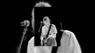 Taylor Swift- Mirrorball (sped up)