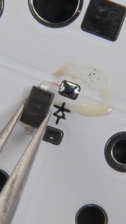 How to solder an SMD diode in 30 seconds. #mechanicalkeyboard #pcb #soldering