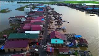 Pemandangan Suasana Keadaan Desa Melintang Dari Atas Udara..