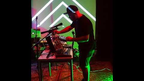 Chillrave, ambient, glitch - Modular Live Jam #shorts