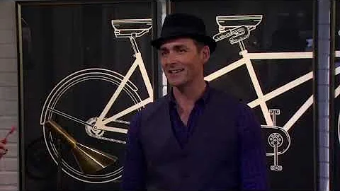 2 Broke Girls – And the Fun Factory clip3