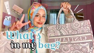 What’s In My Bag ماذا يوجد في حقيبتي?