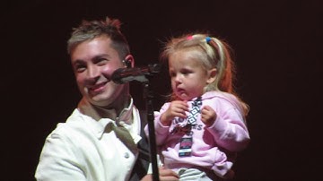 Tyler introducing Rosie - Stressed Out - Twenty One Pilots Takeover Tour - Nationwide Arena 10/27/21