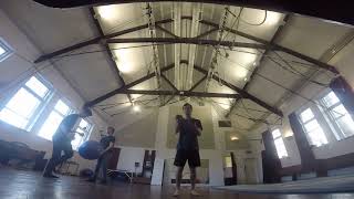 12 Balls - 16 Catches (sync)
