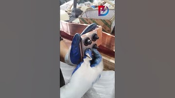 Fixing the busbars on the transformer body