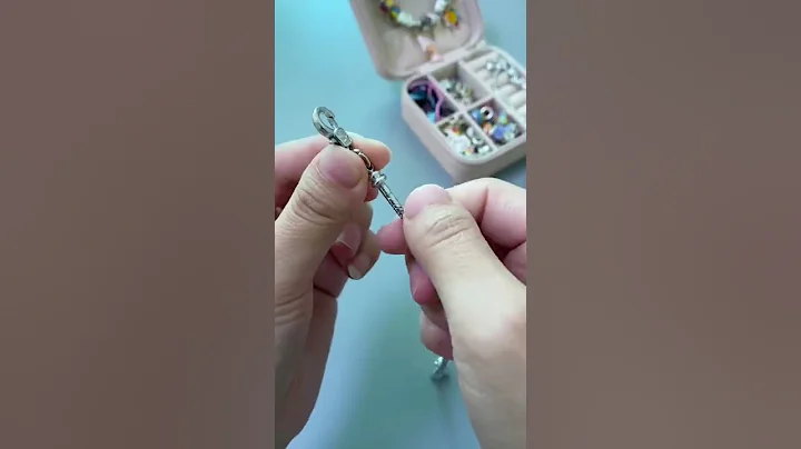 孩子的六一儿童节礼物准备好了吗？这个超好看的儿童首饰串珠套装太精致了！简直拿捏了宝贝的小心思，快给孩子安排上吧！儿童节礼物 女孩玩具 串珠 手工diy 儿童礼物 - 天天要闻