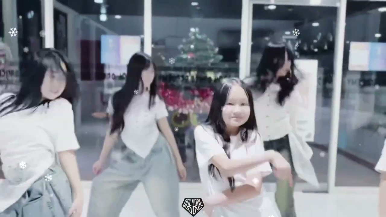 Apink (에이핑크) - Love Me More