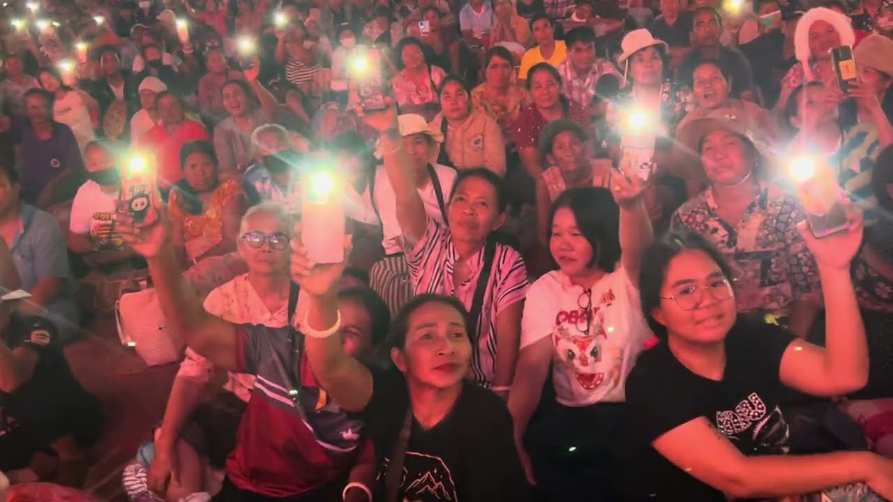 แอนอรดี บอยศิริชัย ร้องเพลงซึ้งๆเกิดปรากฎการณ์ทะเลดาว ที่บ้านศาลา ตำบลกระโพ