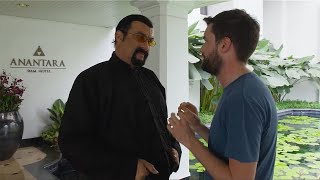 Steven Seagal interview gone wrong (HD) Resimi