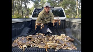 Crabbing in Yaquina Bay, Newport Oregon