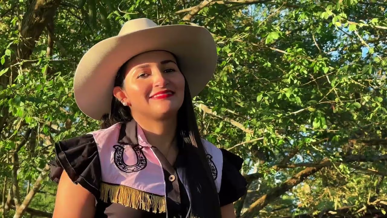 MI VERSO ANDARIEGO - CAROLINA MEDINA (Vídeo Oficial).