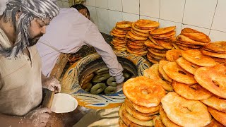 BakarKhani Making Process | Puff Pastry Morning Breakfast TANDOORI BAKARKHANI | Street Food Lahore