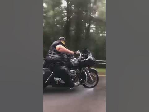 крутой мужик на байке - YouTube