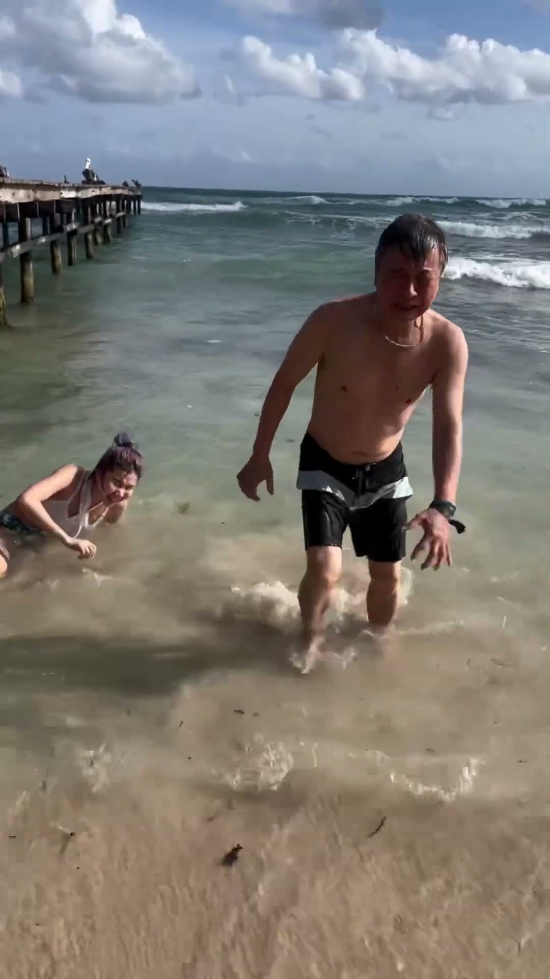 Mi papá queria ir al Cancún para estar en paz y esto pasó..