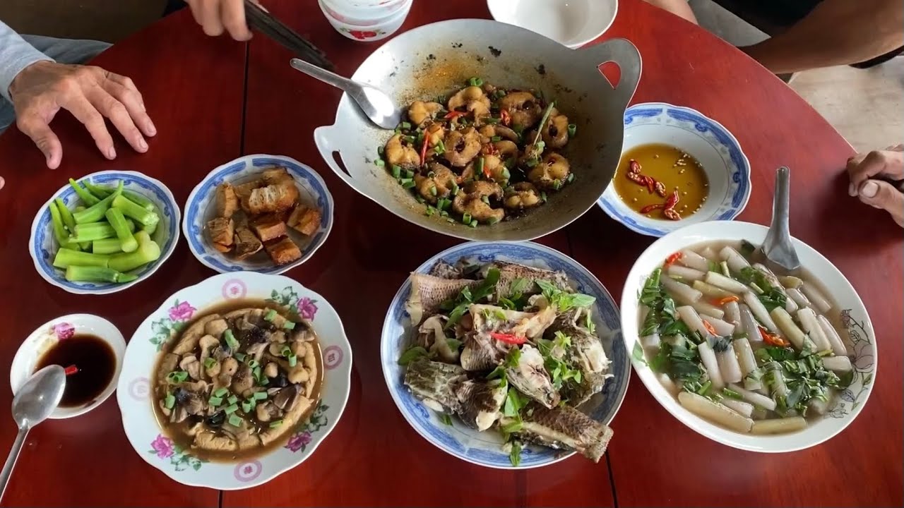 BỮA CƠM NHÀ • CHÉN CANH CÁ CẮM CÂU | Bông Lúa Đồng Tháp - YouTube