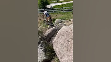 Yeah…that hurt the wrist 😤😩 #mtb #mtbcycling #mountainbike #mountainbiking #downhill #mtbbike