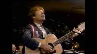 JOHN DENVER sings America the Beautiful.  Symphony & choir conducted by Erich Kunzel 1995. Stereo chords