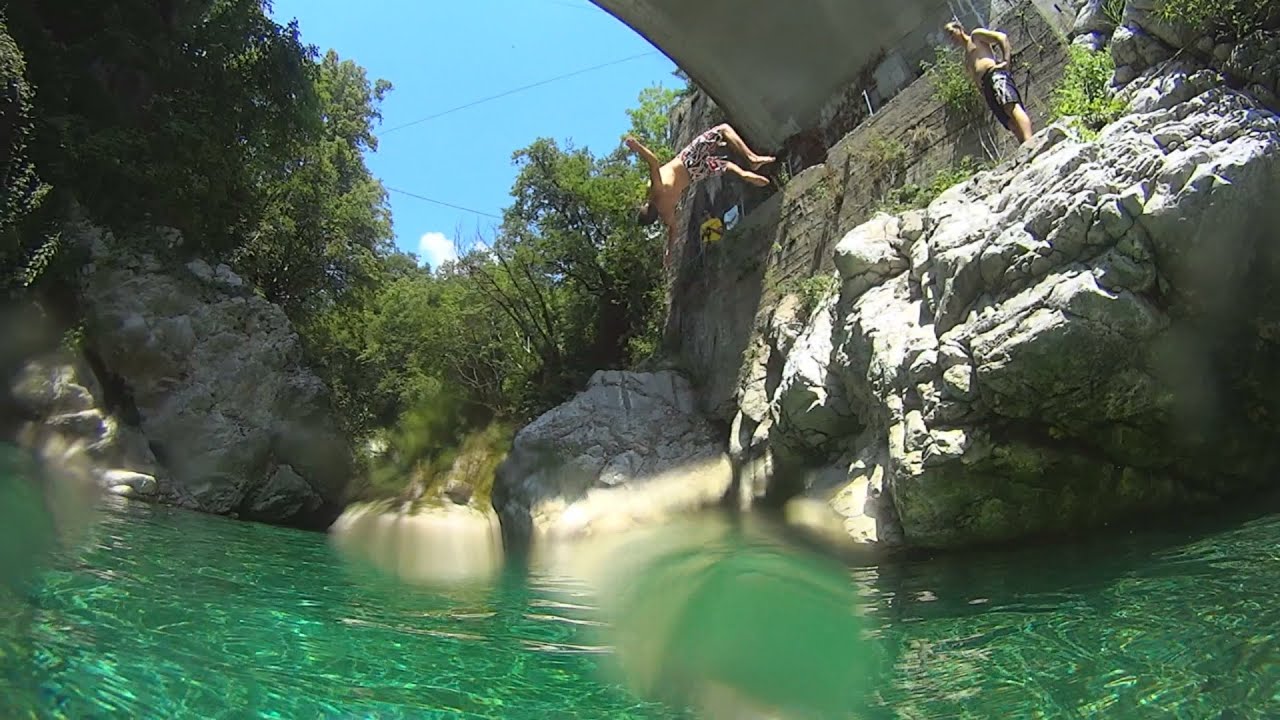 Jumping into Učja/Soča, Bovec