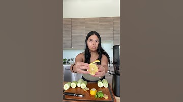 Cucumber, lemon, and ginger juice recipe for bloating! #juicing #juicingrecipes