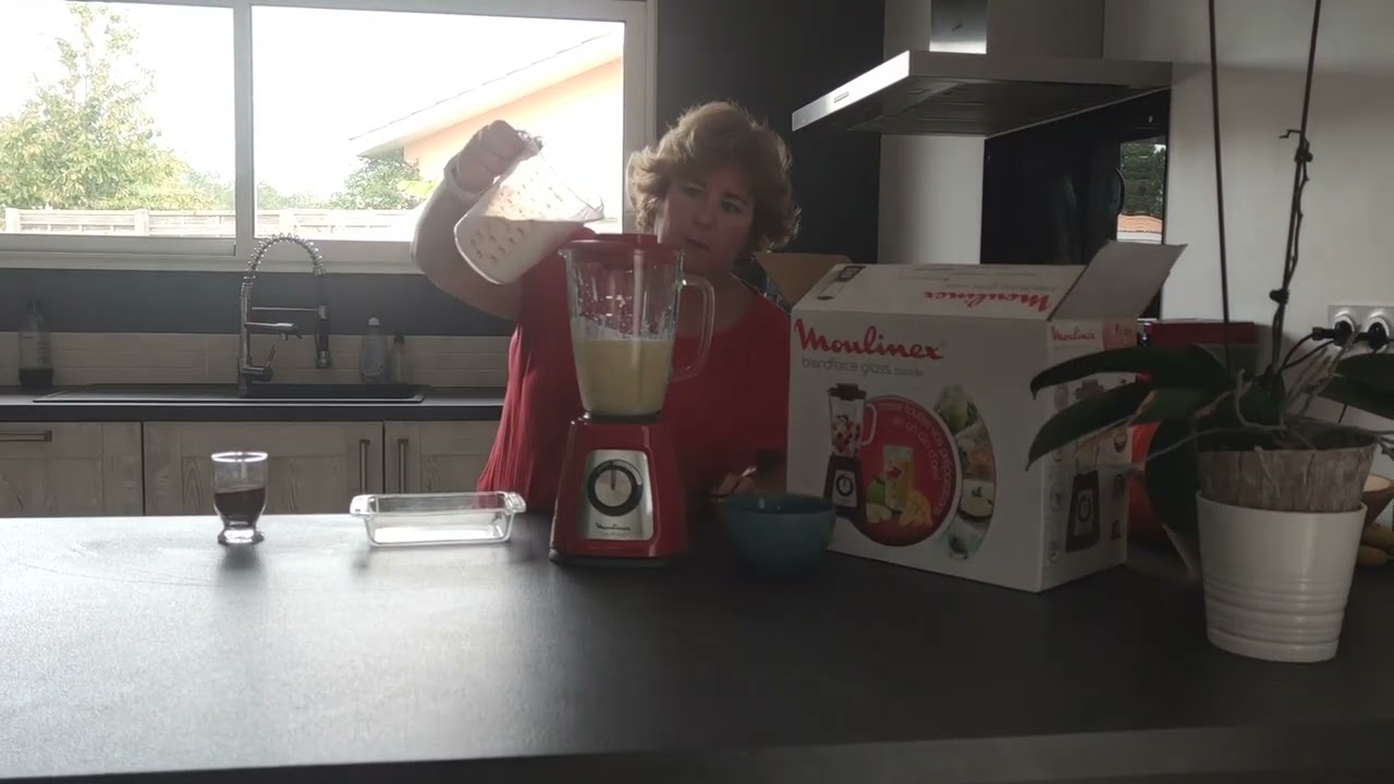 Smoothie ou jus de fruits ? Le Moulinex BlendForce 2-en-1 LM42Q fait les  deux ! - Les Numériques