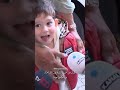 اخر ظهور لبوراك اوزجفيت و فهرية و ابنهم كاران الذي لفت الانتباه بتعوده على الصحافة اخر ظهور لبوراك اوزجفيت و فهرية و ابنهم كاران الذي لفت الانتباه بتعوده على الصحافة