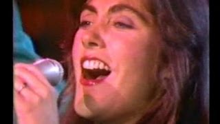 Laura Branigan - &quot;Gloria&quot; [cc] interview &quot;Living A Lie&quot; - American Bandstand (1982)